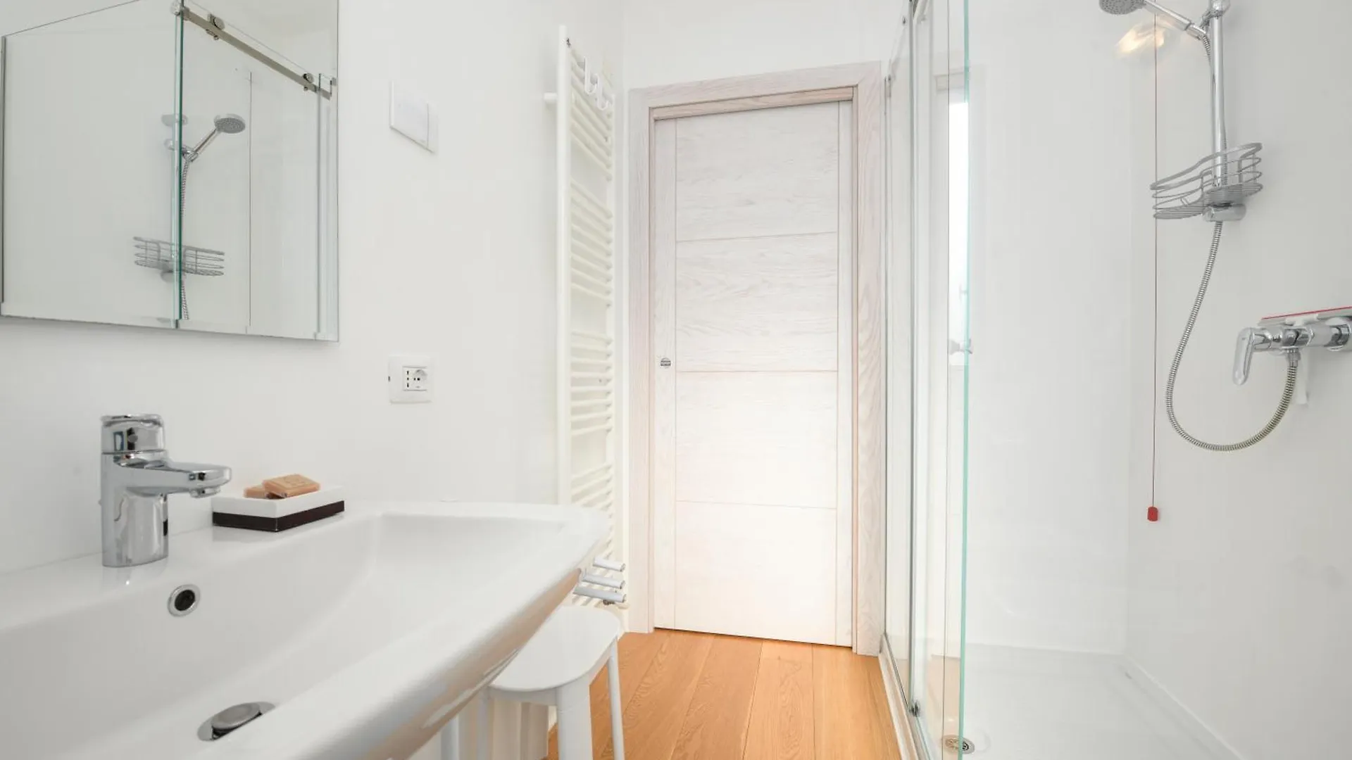 Dolceriva - The Lakefront Suite Peschiera del Garda