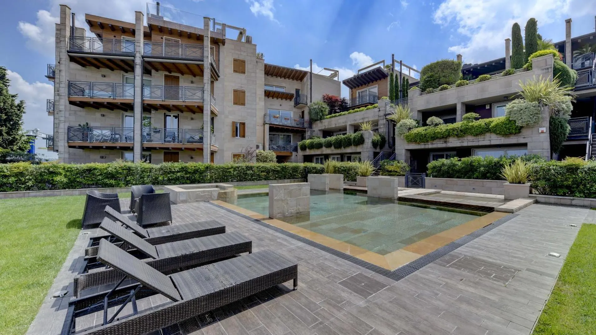 Dolceriva - The Lakefront Suite Peschiera del Garda